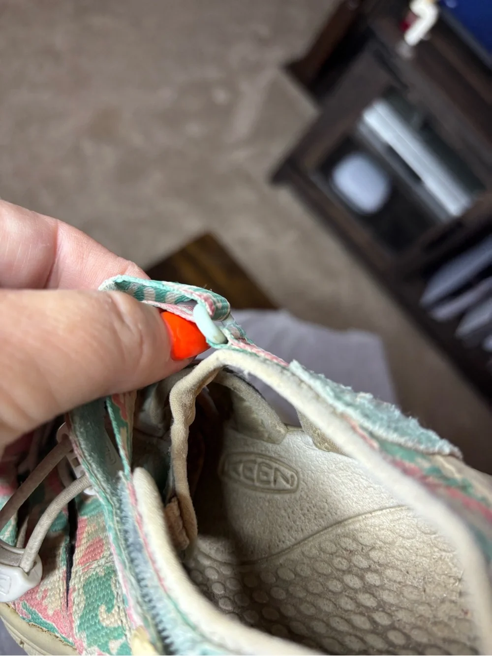 Keen Kids Newport H2 Sandals in Camo/Pink Icing size 1 Outdoor Hiking Water